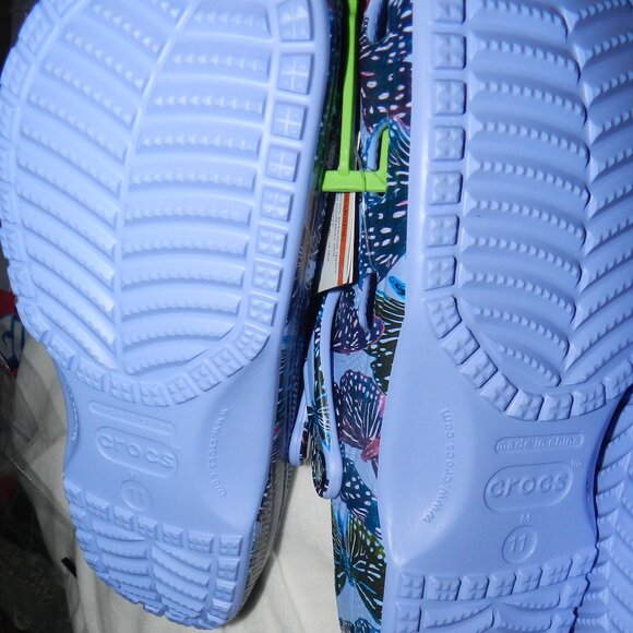 Crocs Purple Unisex-Adult  with Butterfly size BNWT!!🆕📦⌚🏃💨⚡🚚 - Picture 12 of 15